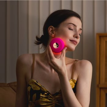 FOREO UFO™ 3 LED aparat sonic pentru accelerarea efectului măștilor de ten cu lumină LED și NIR - imagine 3